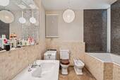 Dusch- und Wannenbad - 