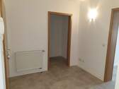 Flur mit Blick auf Garderobe - 