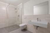 Badezimmer mit Dusche - 