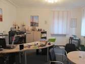 Büro Vordergebäude - 