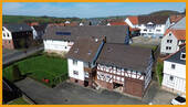 Vorderansicht mit Eingangsbereich - 