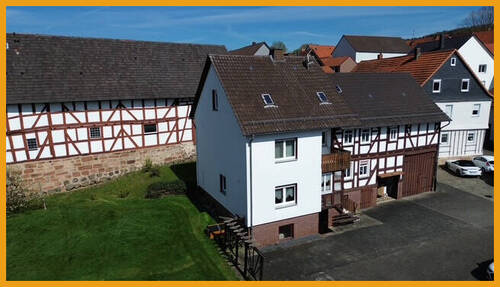 Frontansicht - 5 Zimmer Mehrfamilienhaus, Wohnhaus in Schrecksbach