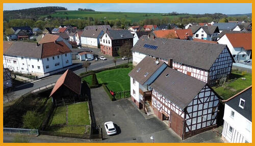 Seitenansicht von der Straße - 