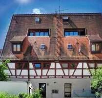 Helle 3,5 Zimmer-Wohnung in einem bezaubernden Fachwerkhaus mit Balkon und Stellplatz in Leonberg