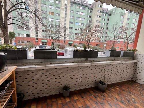 Loggia - Wohnen im Güntzelkiez - 288.000,00&nbsp;EUR Kaufpreis, ca.&nbsp; 53,00&nbsp;m&sup2;&nbsp;Wohnfl&auml;che