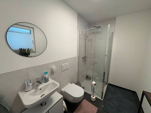 Gäste-WC mit Dusche - 