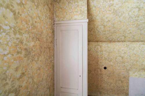 Schlafzimmer mit Schrank - 