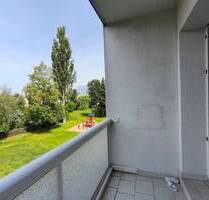 DREI ZIMMER mit BALKON - 354,00&nbsp;EUR Kaltmiete, ca.&nbsp; 59,00&nbsp;m&sup2;&nbsp;Wohnfl&auml;che in Borna (PLZ: 04552)