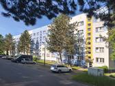 Hausansicht - 3 Zimmer Etagenwohnung zur Miete in Borna