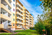 Hausansicht - Unser Angebot: 3-Raum-Wohnung zum Verlieben!