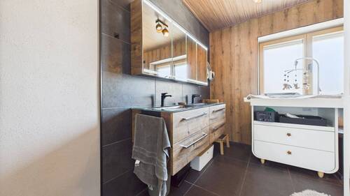 Badezimmer OG.jpg - 