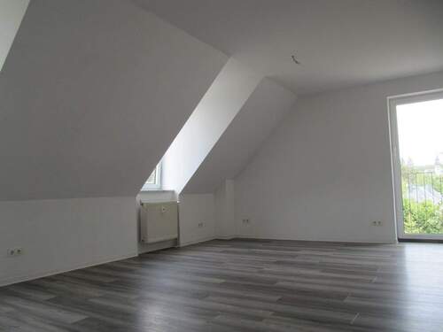 Wohnzimmer Bild 2 - 2 Zimmer Etagenwohnung zur Miete in Muldenhammer