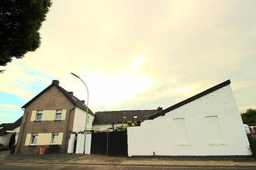 Bild 3 - 1 Zimmer Bauernhaus, Landhaus in Niederkassel