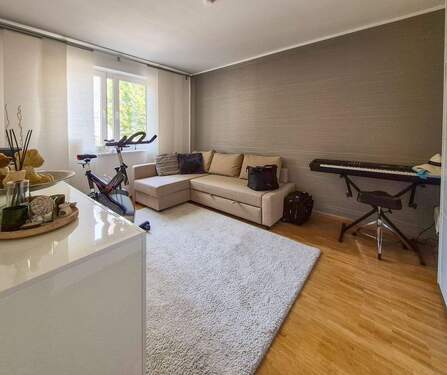 Zimmer zur Straßenseite - 