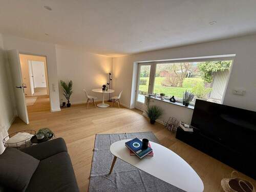 Bild 1 - Bezugsfreie barrierefreie Terrassenwohnung mit Gartenzugang - Erstbezug nach Sanierung - Stellplatz