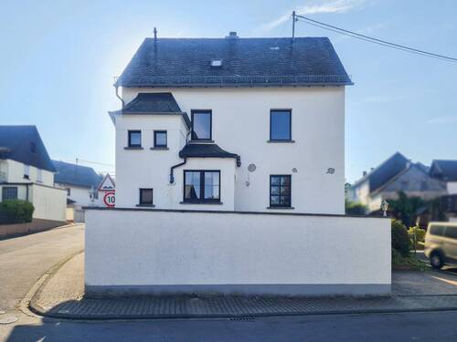 Vorderansicht - 8 Zimmer Einfamilienhaus in Rüscheid