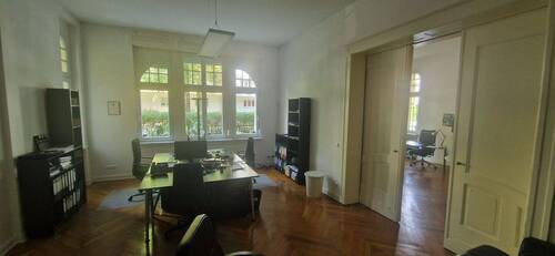 Büroraum 2 - Altbauflair mit Gartenblick: Büroraum 1 für 4 Arbeitsplätze in Berlin