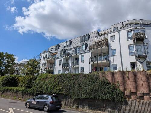 Straßenansicht - 'Stadt nah, Stil da - 2-Zimmer-Wohnung mit Terrasse und Garten