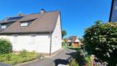 Haus-Hofeinfahrt - 4 Zimmer Einfamilienhaus zum Kaufen in Herzogenaurach