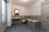 Bad ensuite - Etagenwohnung mit 129,20 m² in Kiel zur Miete
