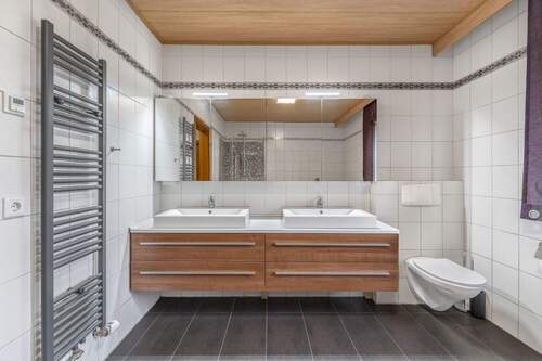 Badezimmer (EG) - 