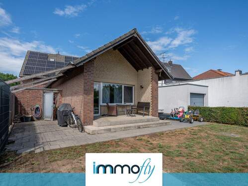 Rückansicht.jpg - Ein Haus mit Haltung, Weitblick - und Platz für das Wesentliche