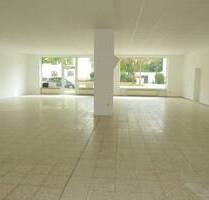 An Hauptstraße: Ca. 192 m² in stattlichem Gebäude, gut sichtbar, mit großen Schaufenstern+Parkplatz! - Schwandorf