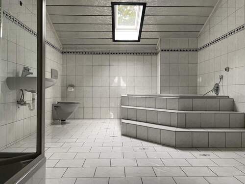 Badezimmer Ansicht 1 - Etagenwohnung mit 120,00 m² in Oberderdingen zur Miete