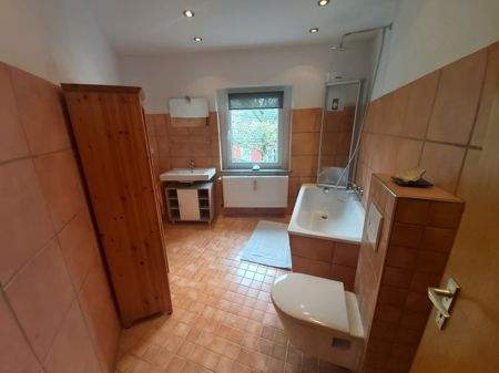 Badezimmer 2. OG links - 