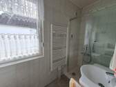 Bad mit Dusche - 