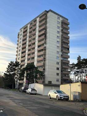 Ostansicht.JPG - 3 Zimmer Etagenwohnung zum Kaufen in Röthenbach an der Pegnitz