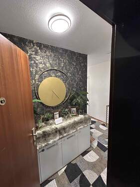 Haustüre mit Eingang.JPG - Etagenwohnung mit 65,60 m&sup2; in Röthenbach an der Pegnitz zum Kaufen