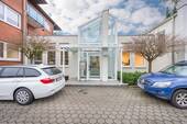 Haupteingang - Sie werden nicht mehr nachhause gehen wollen: Ca. 300 m² Büro- Praxisfläche