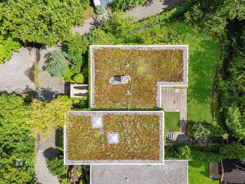 Haus mit Grundstück von oben - 7 Zimmer Reihenendhaus in München