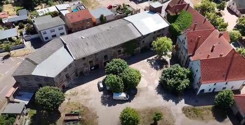 Scheunenanlage und Gutshaus - 