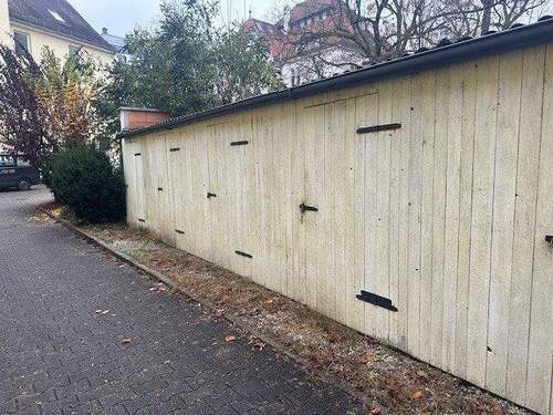 Schuppen im Hofbereich - 