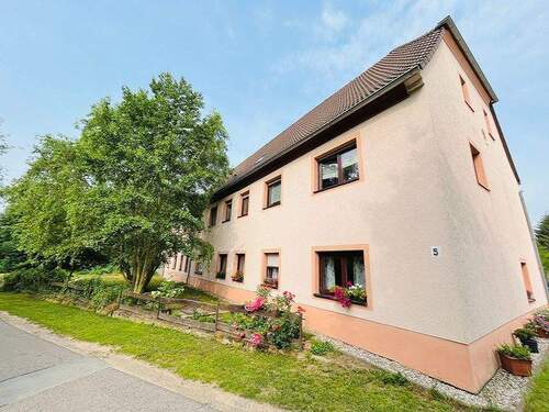 Hausansicht 2 - helle Zweiraumwohnung in ruhiger Lage