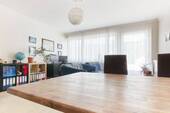 Wohnzimmer - 2 Zimmer Etagenwohnung zum Kaufen in Bremen