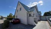 Hausansicht - Eingangsbereiche WHG 1 und 2 - 