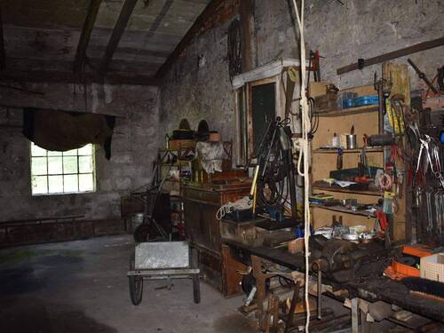 Scheune/Werkstatt 
- 