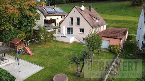 Ansicht Gartenseite - Top renoviertes Ein- bis Zweifamilienhaus mit Traumgrundstück in Weismain!