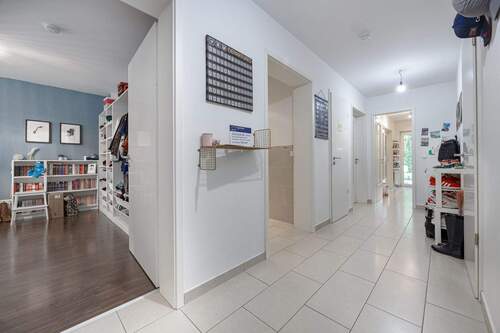 Flur - Etagenwohnung mit 90,30 m&sup2; in Hamburg zum Kaufen