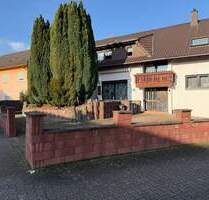 Bruchmühlbach-Miesau: Großzügiges Zweifamilienhaus mit Einzimmerapartment