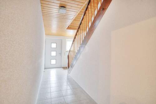 Hausflur / Eingangsbereich - 