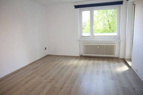Schlafzimmer mit Loggiazugang - 