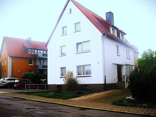 Straßenansicht.jpg - Neu renovierte 5-Zi.- Erdgesch.-Whg. m. Einbauk. u. Süd-Terrasse im Unteren Wieterviertel von Northeim