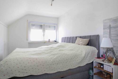 Schlafzimmer1 - 