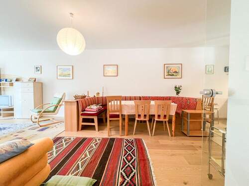 Wohn- und Esszimmer, Küche - 2 Zimmer Etagenwohnung in Wedel