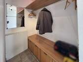 großzügige Garderobe - 