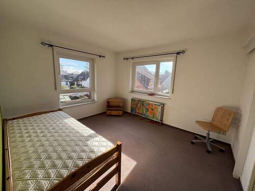 Zimmer 3 im OG mit begehbarem Schrank - 